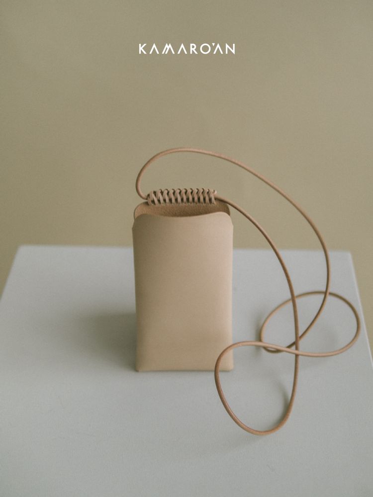 Petite maroquinerie - Woven Iphone Sling - KAMARO‘AN