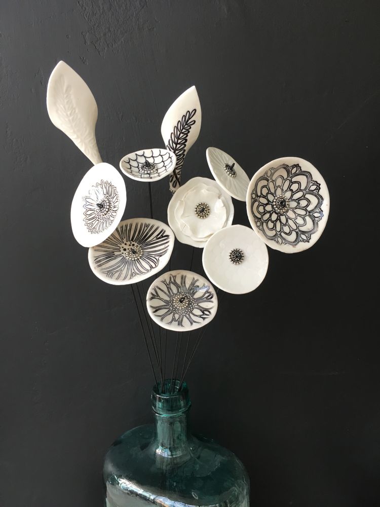 Objets de décoration - Fleurs en porcelaine - ALEX HACKETT