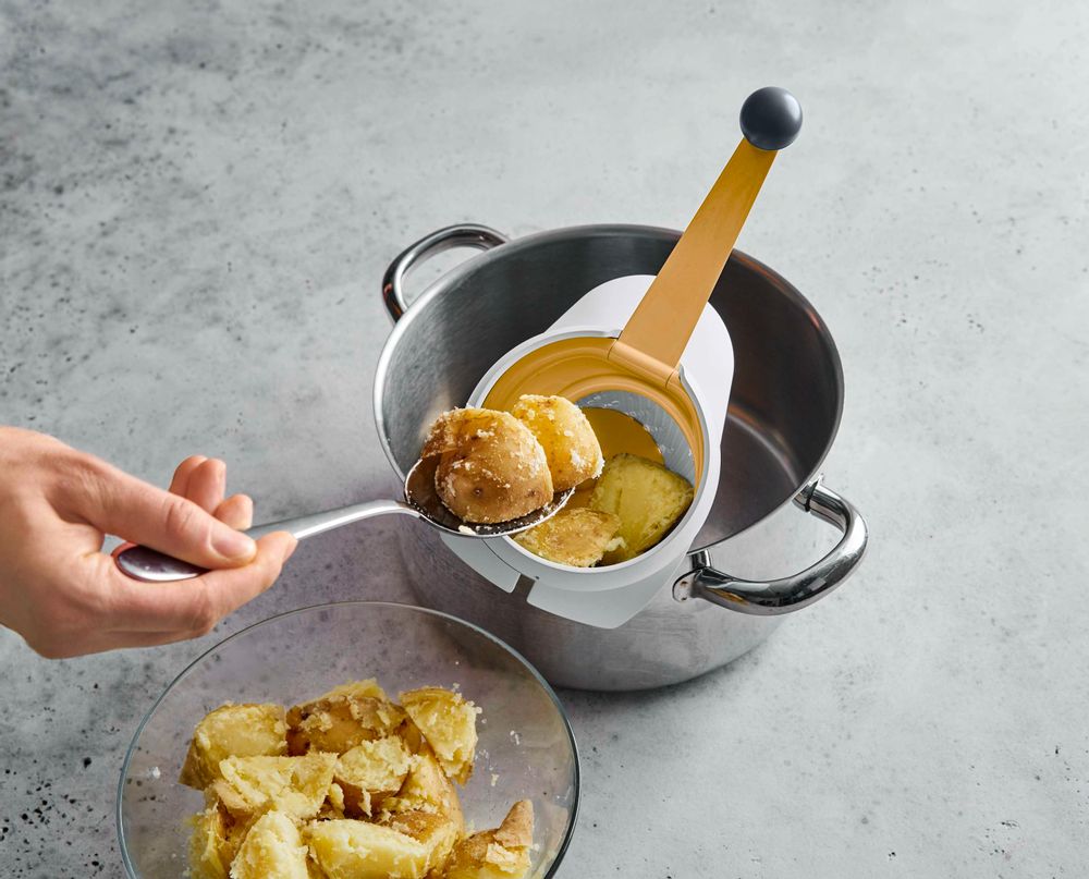 Kitchen utensils - Mashed Potato Maker / Potato Ricer  - BETTY BOSSI