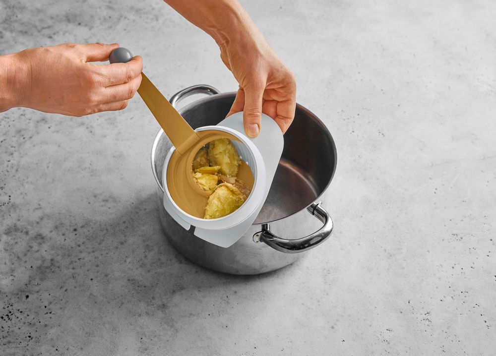 Kitchen utensils - Mashed Potato Maker / Potato Ricer  - BETTY BOSSI