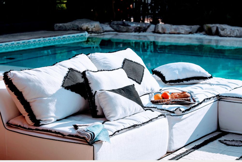 Canapés - CANAPE OUTDOOR SUR-MESURE TRIBAL. - BERENGERE LEROY