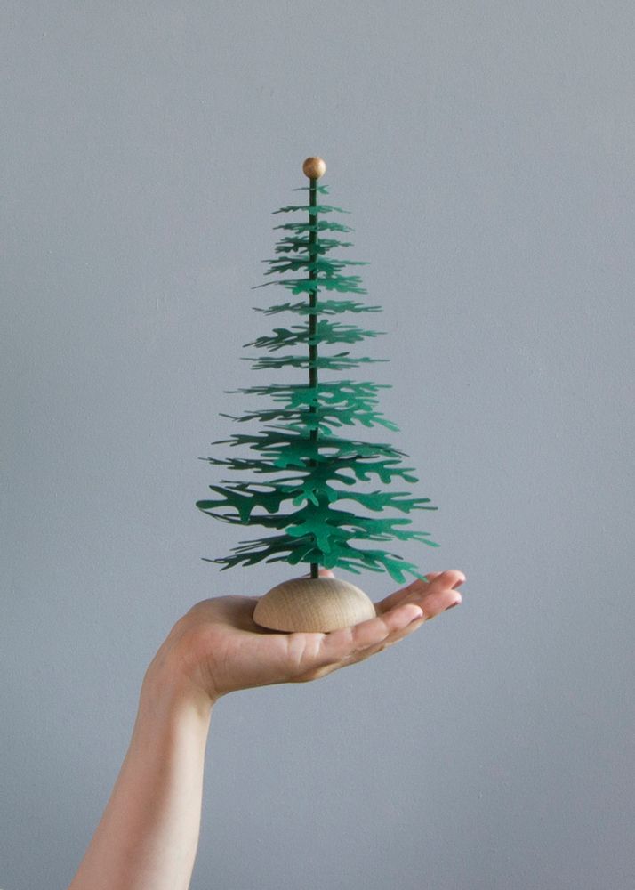 Christmas table settings - Green Christmas tabletop paper ornaments - FABGOOSE