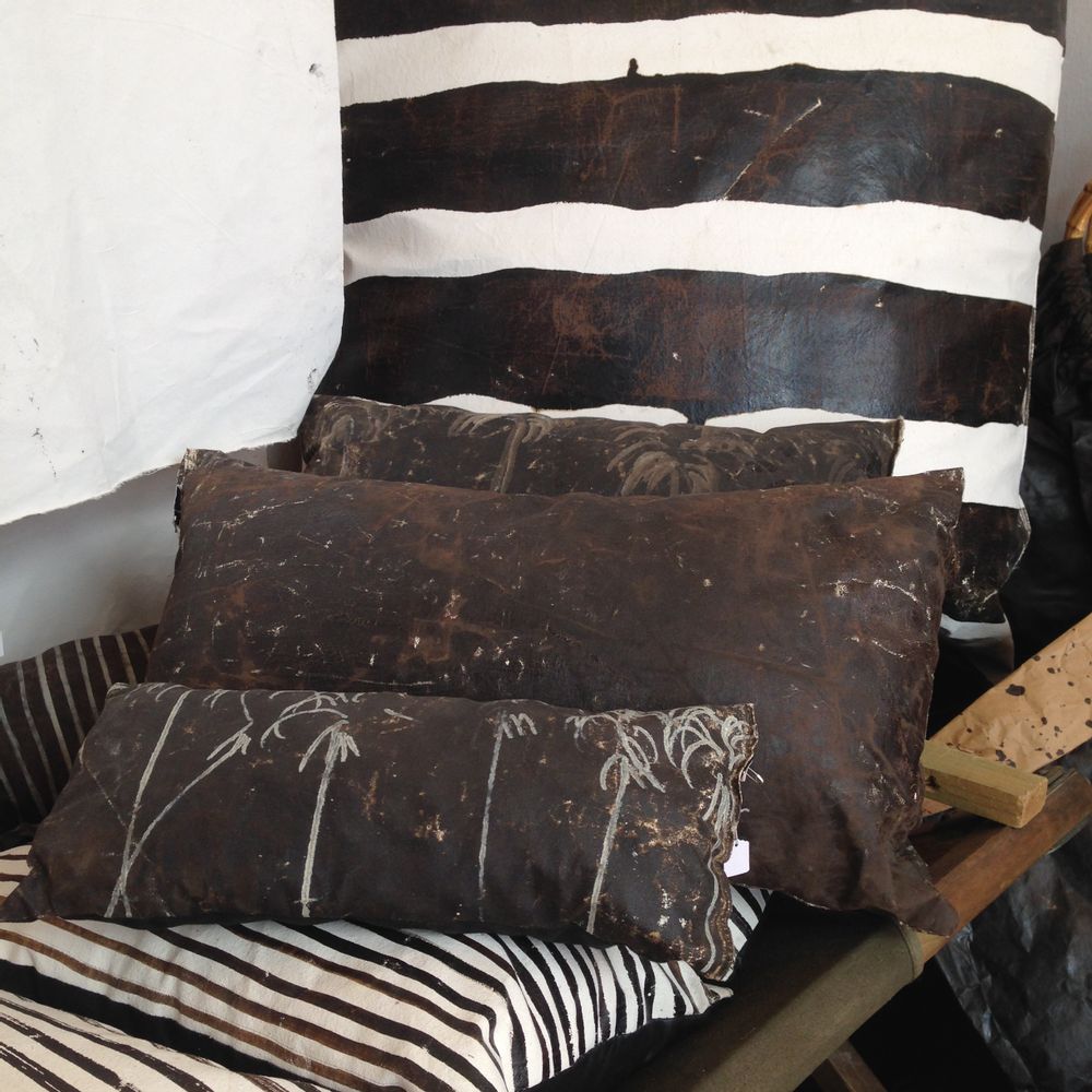 Cushions - ARTIST CUSHION - JUDEE BITUMEN - OUVRAGE