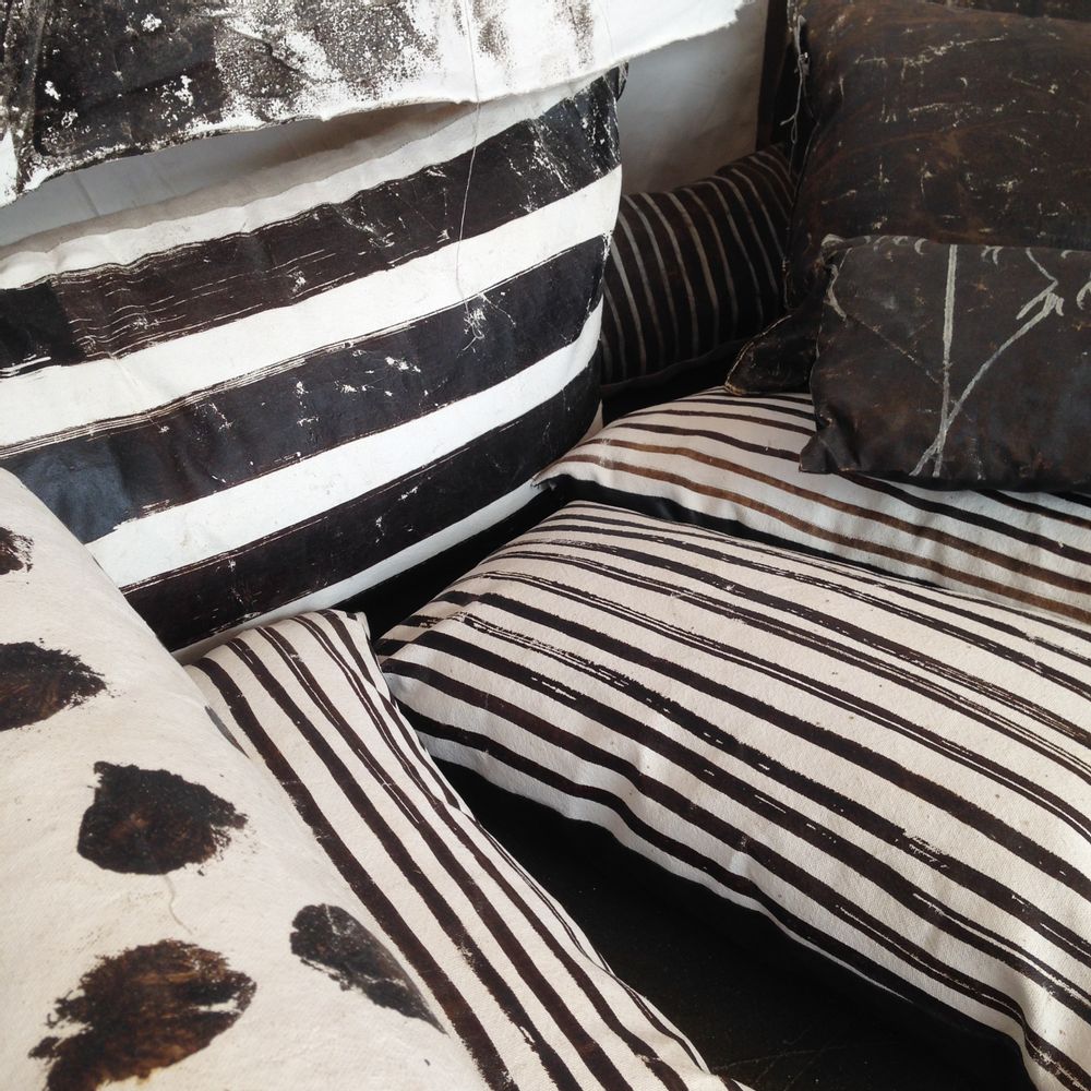 Cushions - ARTIST CUSHION - JUDEE BITUMEN - OUVRAGE