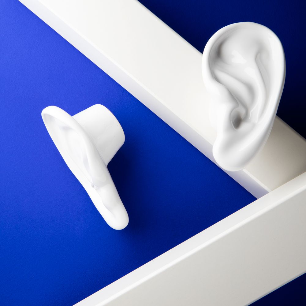 Objets design - " Les murs ont des oreilles " Patères murales / Porte-manteaux - MADE IN WAW ! BY CAROLINE SCHILLING