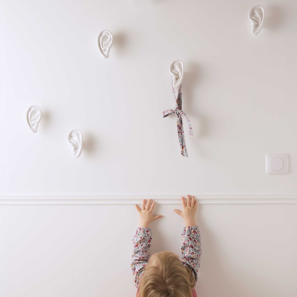 Objets design - " Les murs ont des oreilles " Patères murales / Porte-manteaux - MADE IN WAW ! BY CAROLINE SCHILLING