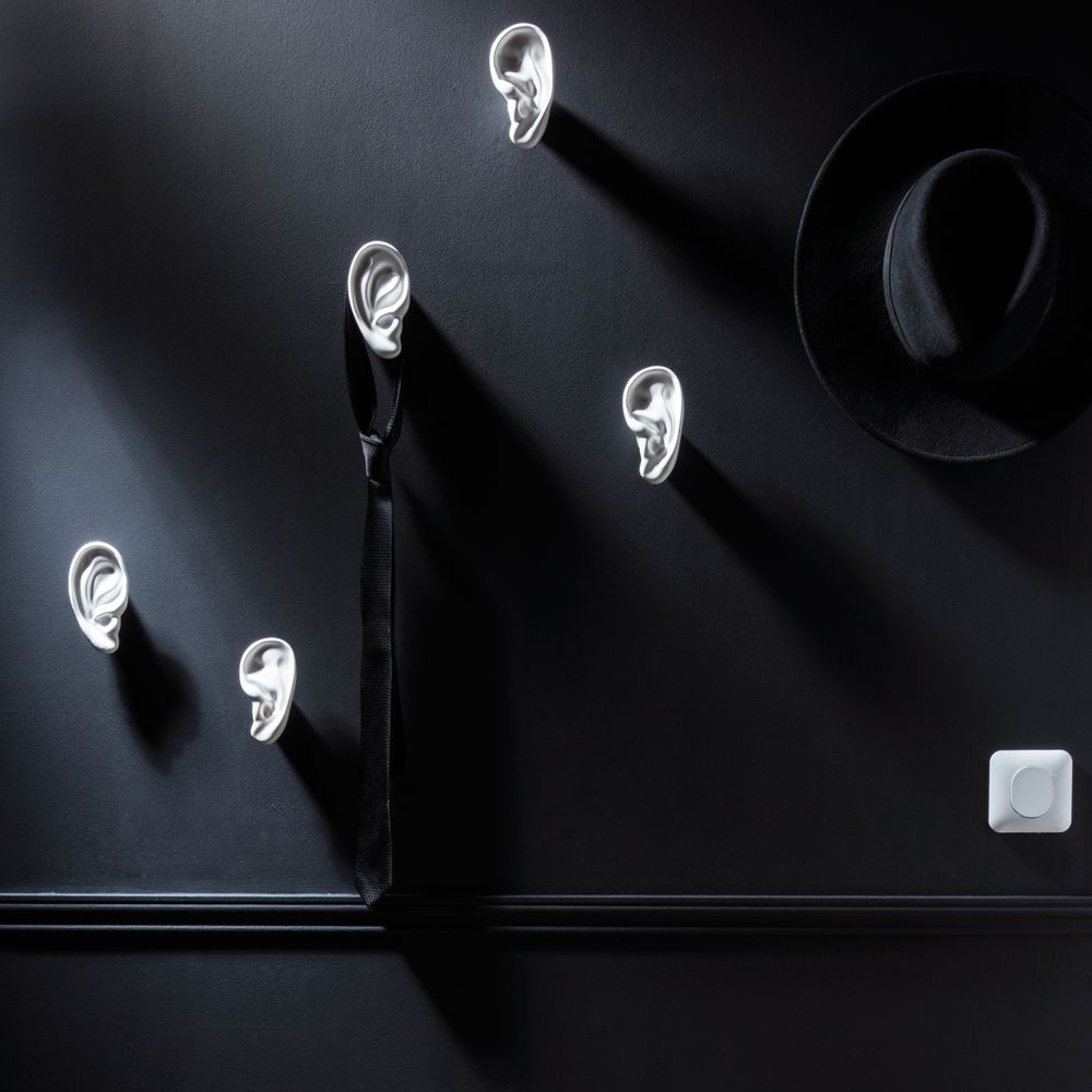 Objets design - " Les murs ont des oreilles " Patères murales / Porte-manteaux - MADE IN WAW ! BY CAROLINE SCHILLING