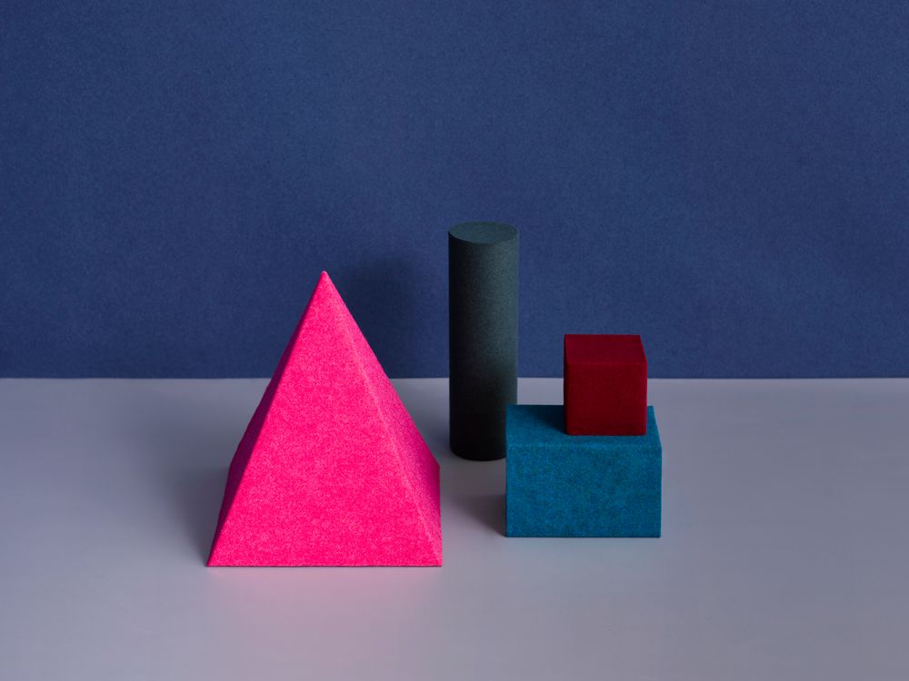 Office design and planning - PET felt - Minimal art red 001 - FÉLINE