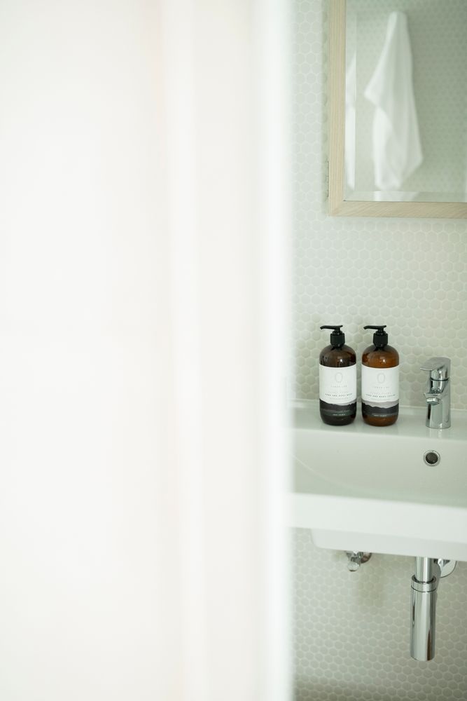 Cosmétiques - LOTION POUR LES MAINS ET LE CORPS/BLANC PLUME - COKON LAB
