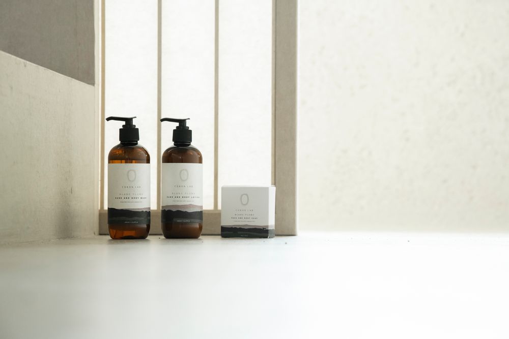 Beauty products - FACE AND BODY WASH / BLANC PLUME - COKON LAB