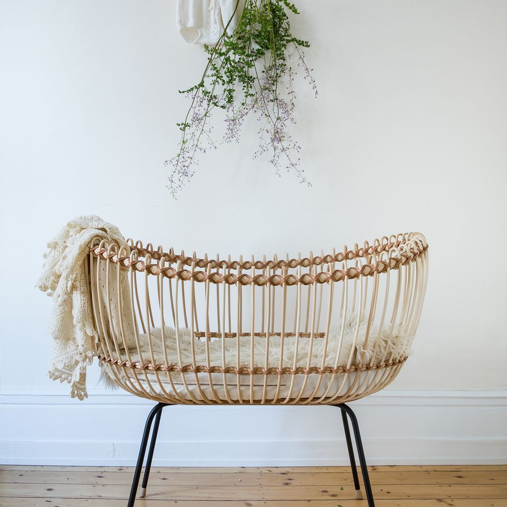 Baby furniture - Babybed LOLA - BERMBACH HANDCRAFTED GMBH