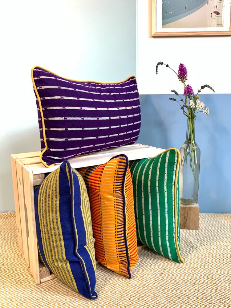 Fabric cushions - Woven cushions in Benin - COUSSIN D'AFRIQUE
