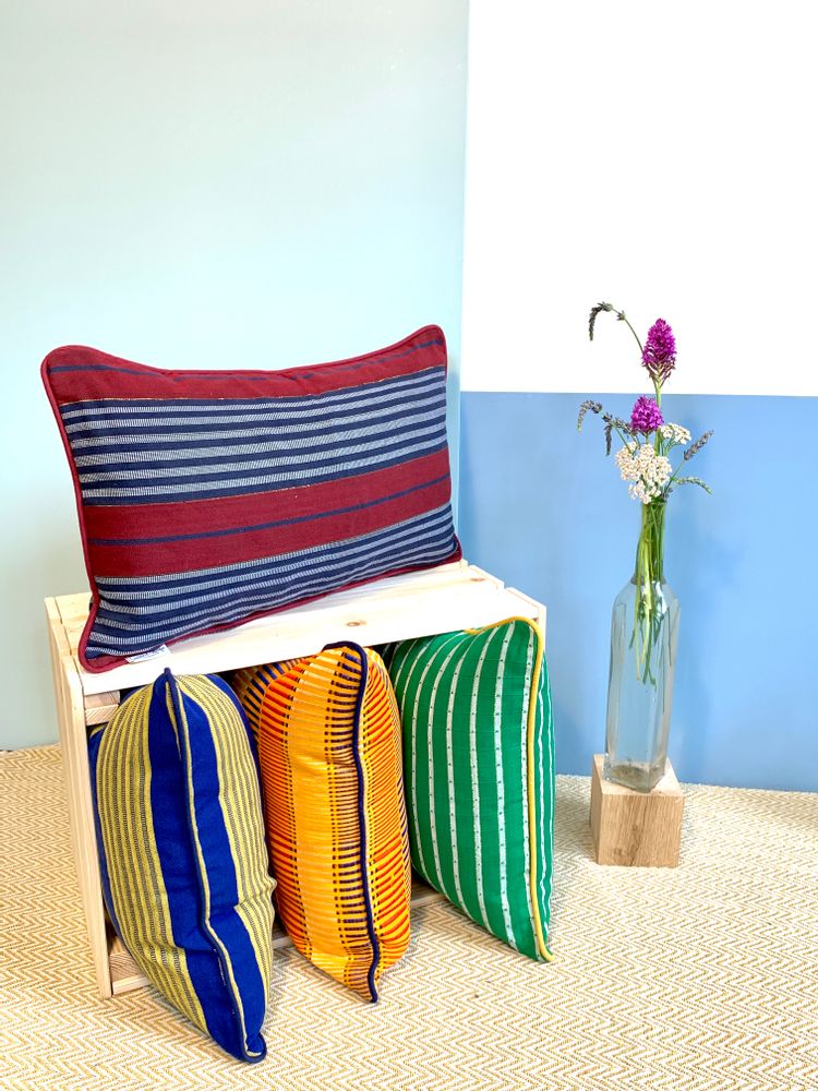 Fabric cushions - Woven cushions in Benin - COUSSIN D'AFRIQUE