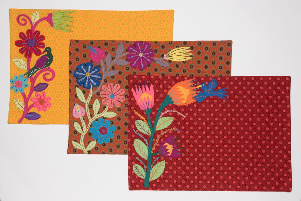 Table linen - EMBROIDERED PLACEMATS “SHWESHWE” - MAHATSARA
