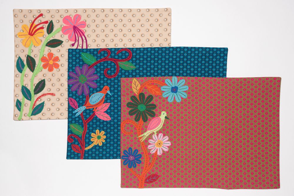 Table linen - EMBROIDERED PLACEMATS “SHWESHWE” - MAHATSARA