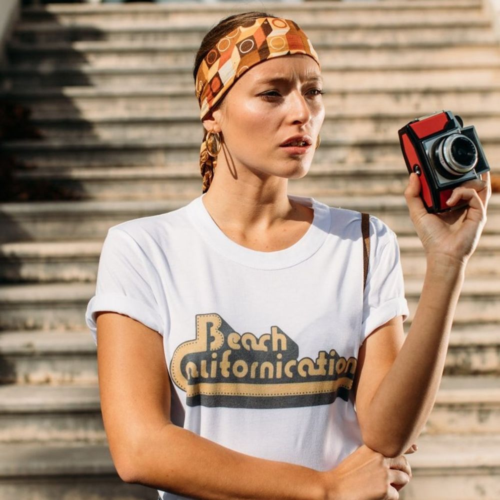Apparel - TSHIRT BEACH CALIFORNICATION - FABULOUS ISLAND LTD