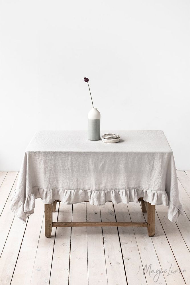 Linge d'office - Nappe en lin à volants en différentes couleurs - MAGICLINEN