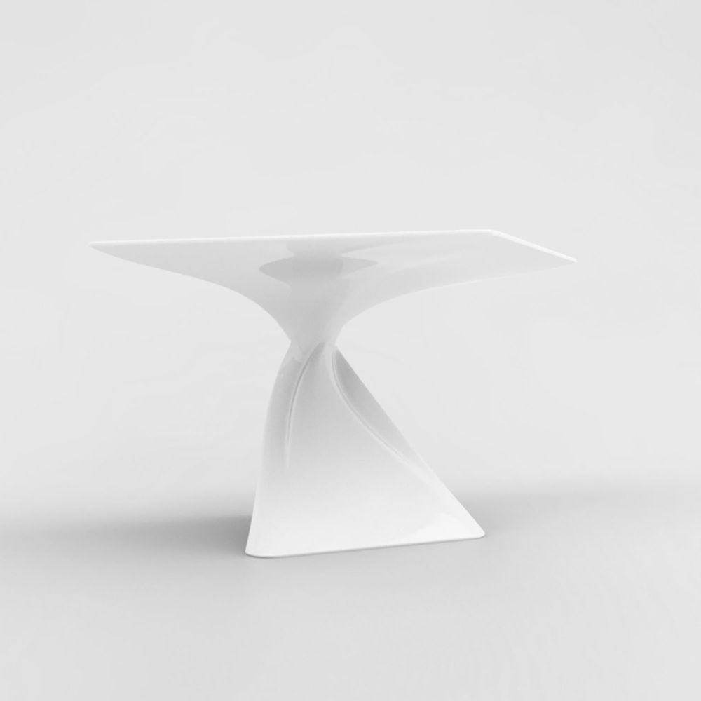 Tables basses - Nike ; La Victoire ailée - INOMO