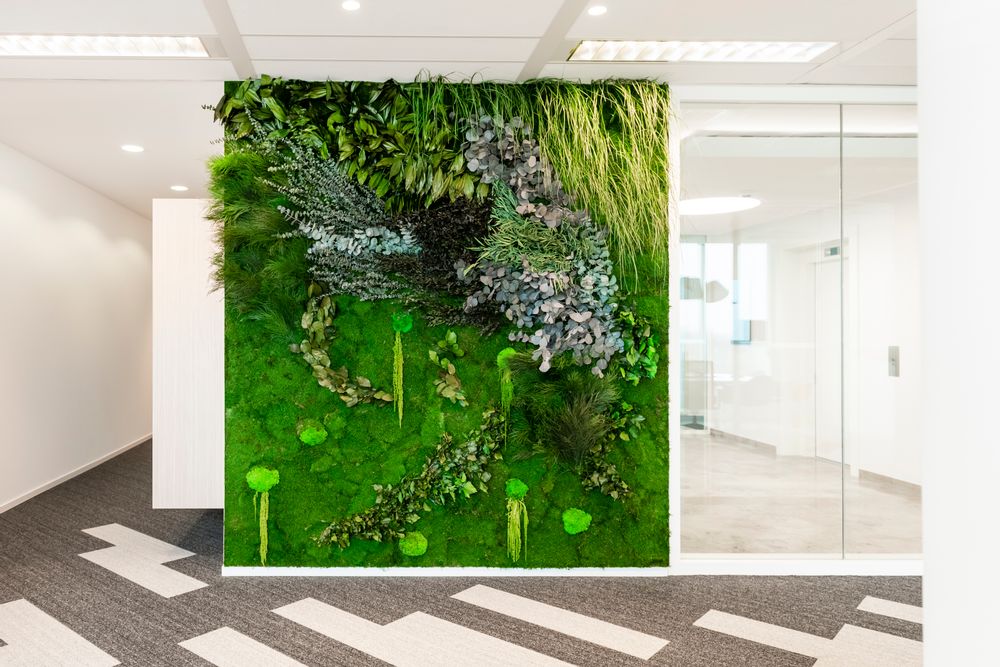 Floral decoration - Custom made wild plants wall - GREEN MOOD