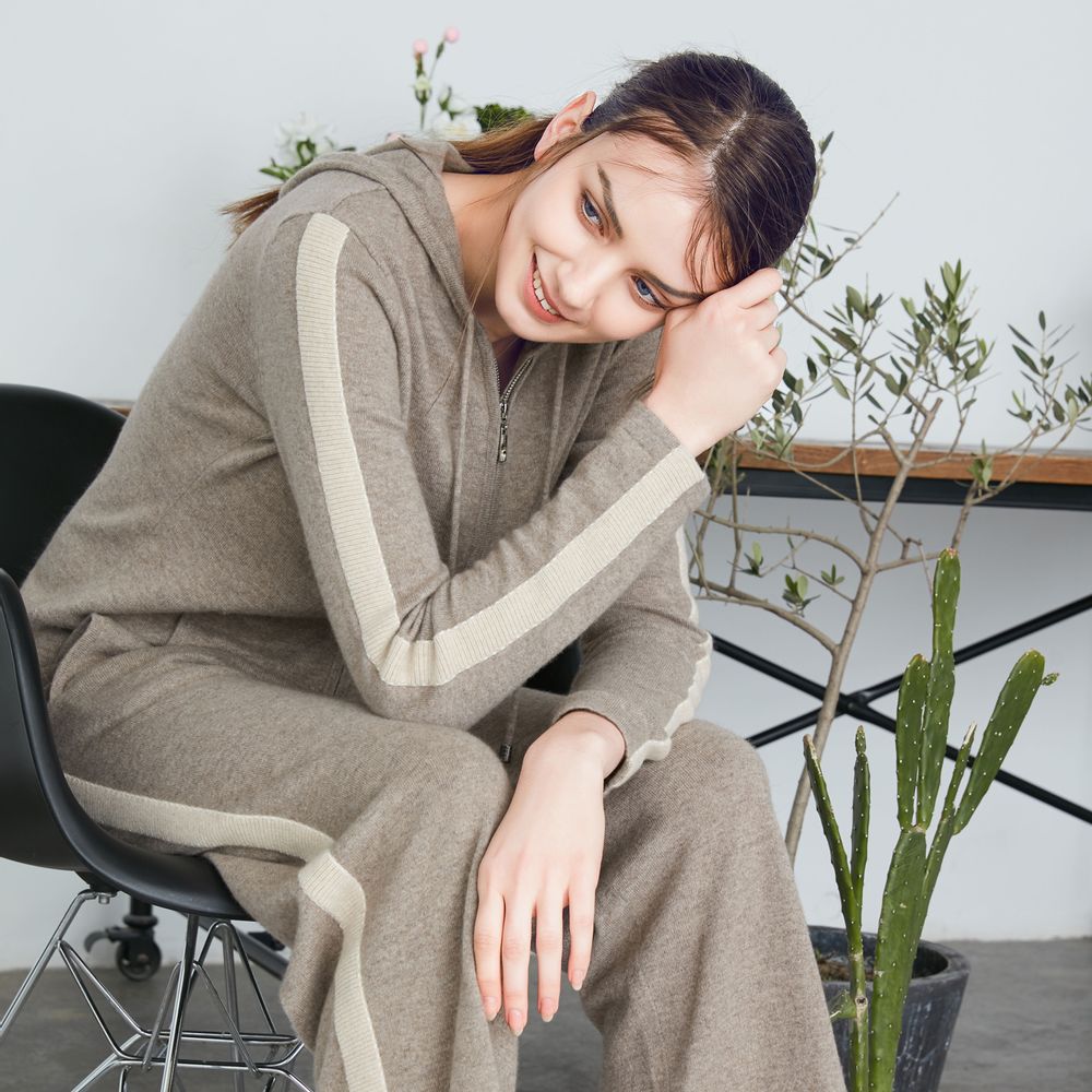 Homewear textile - Cardigan à capuche pur cachemire sportif Unyed - SANDRIVER MONGOLIAN CASHMERE