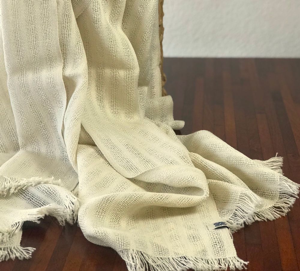 Foulards et écharpes - Shawls in Premium Pure materials - T'RU SUSTAINABLE HANDMADE
