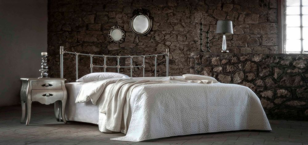 Quincaillerie d'art - Lit en fer artisanal style industriel - Modèle Iro - VOLCANO - HANDMADE IRON BEDS