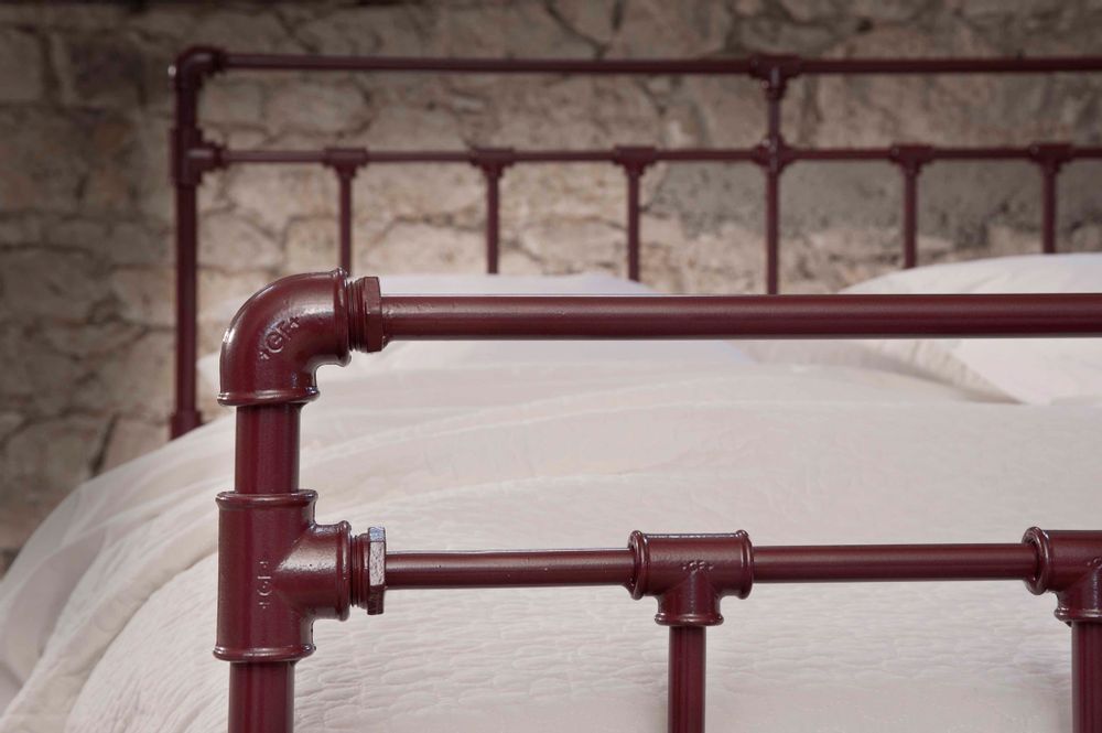 Quincaillerie d'art - Dessing industriel lit en fer fait main - Modèle Iris - VOLCANO - HANDMADE IRON BEDS