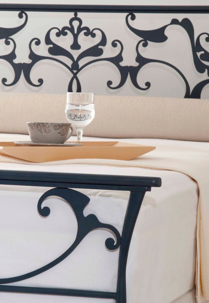 Quincaillerie d'art - Lit en fer fait main haut de gamme design - Modèle Oasis - VOLCANO - HANDMADE IRON BEDS