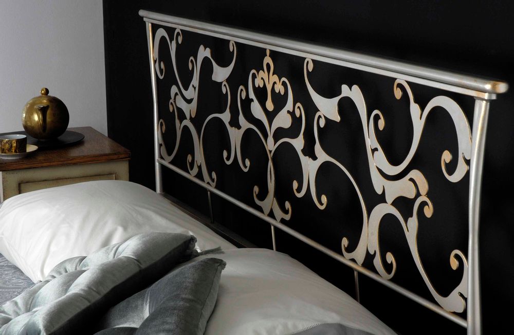 Quincaillerie d'art - Lit en fer fait main haut de gamme design - Modèle Oasis - VOLCANO - HANDMADE IRON BEDS