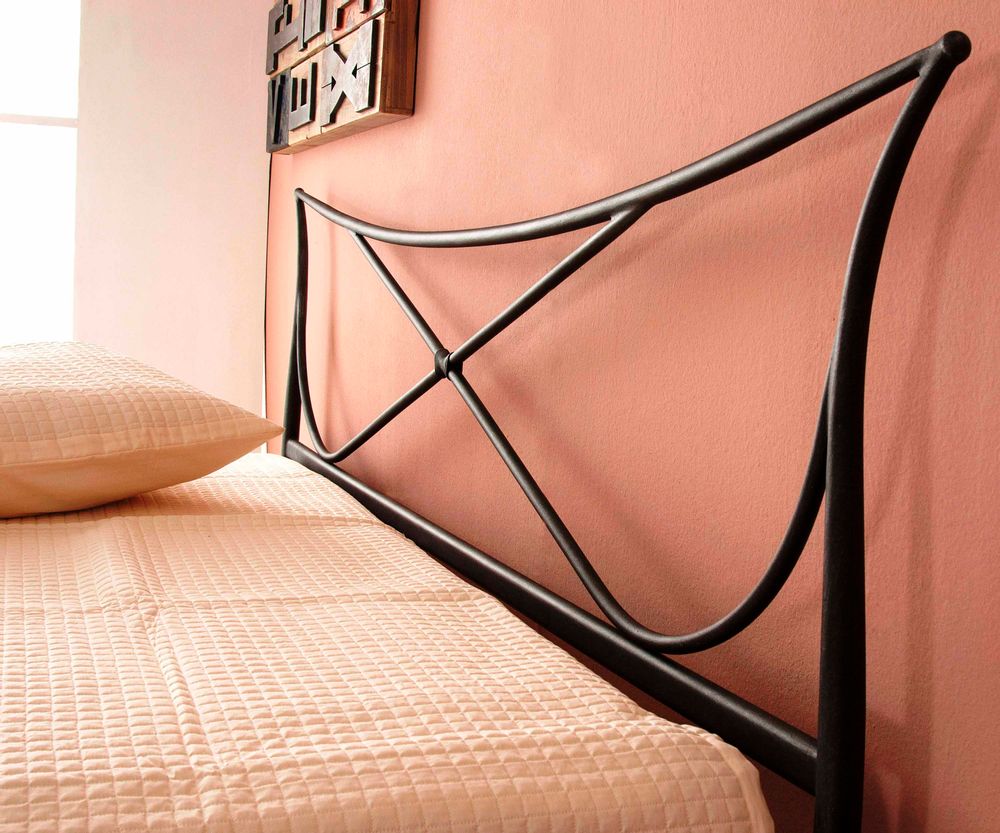 Quincaillerie d'art - minimalist version Handmade iron bed - Model Venetia - VOLCANO - HANDMADE IRON BEDS