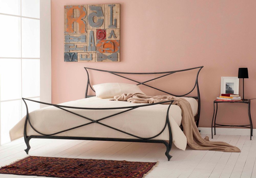 Quincaillerie d'art - minimalist version Handmade iron bed - Model Venetia - VOLCANO - HANDMADE IRON BEDS