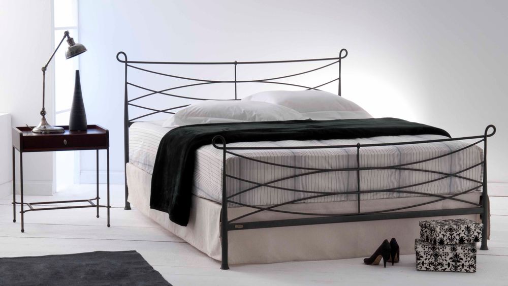 Objets design - Lit en fer à la main de style minimaliste - Modèle Toxo - VOLCANO - HANDMADE IRON BEDS