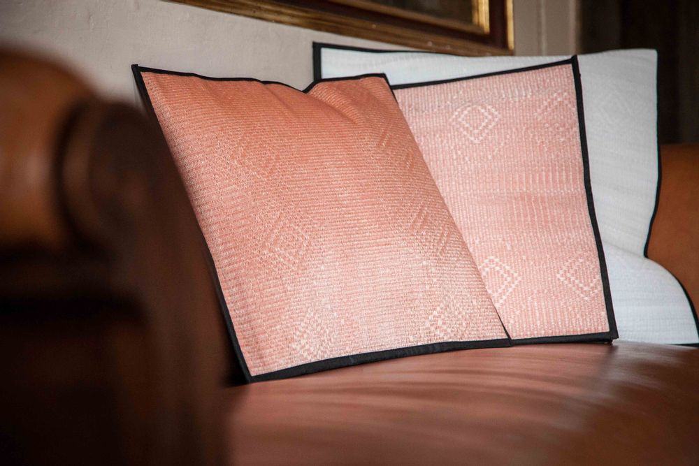 Coussins textile - TRANSATS, COUSSINS, SET DE TABLE INDOOR & OUTDOOR EN FIBRE TRESSÉE RECYCLÉE - ALMADIE