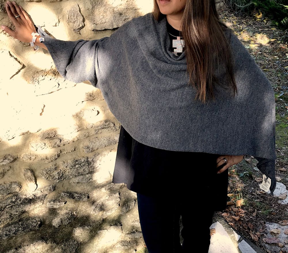 Foulards et écharpes - Shawls in Premium Pure materials - T'RU SUSTAINABLE HANDMADE