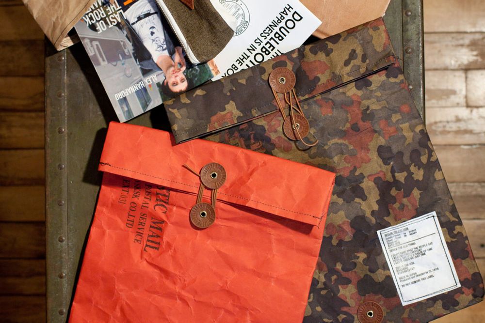 Clutches - DOMESTIC MAIL - MUY