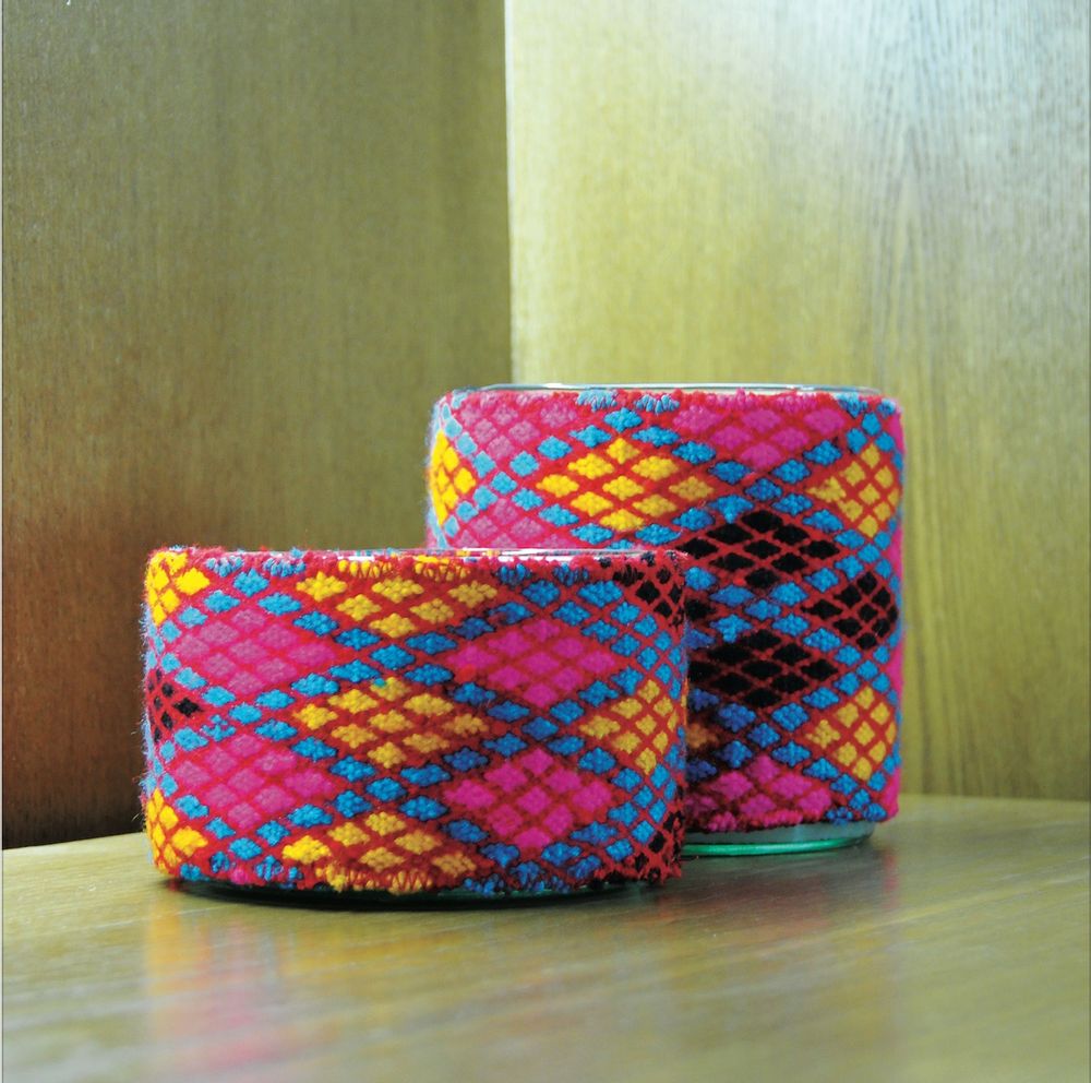 Candles - CYLINDRE AVEC HABILLAGE TAPIS EN COULEURS - NOUR BOUGIE