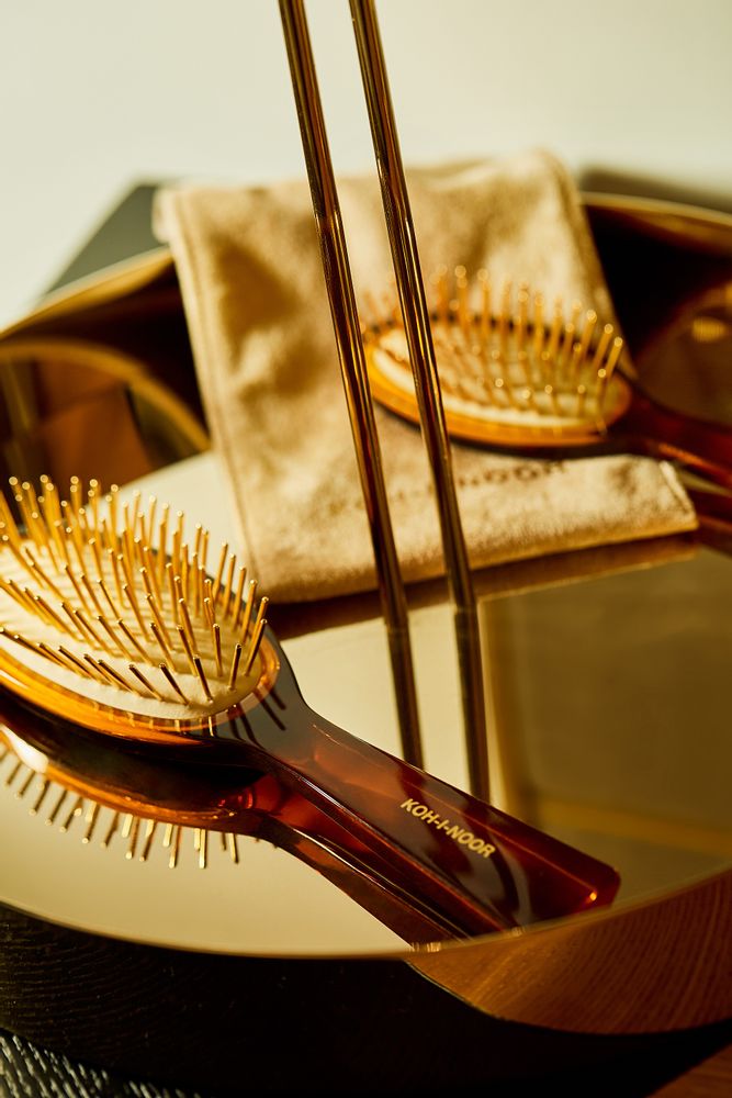 Beauty products - Timeless icon “JASPE” hairbrush - KOH-I-NOOR ITALY BEAUTY