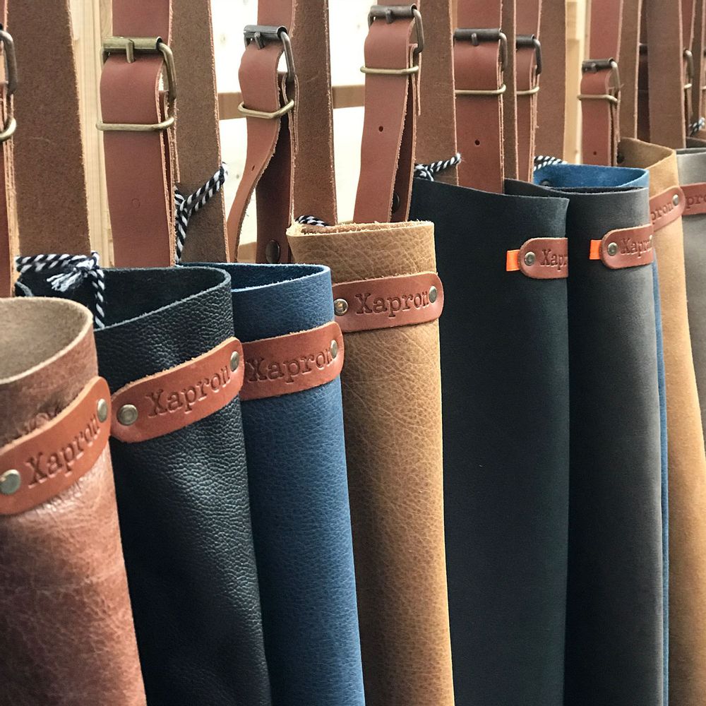 Barbecues - Xapron leather (bbq) aprons - XAPRON - FOUR DELIVITA