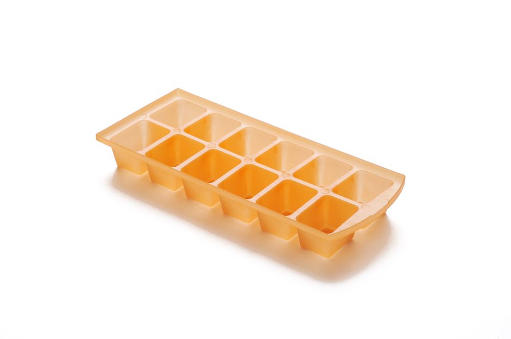 Everyday plates - ICE CUBE TRAY, MICROWAVE LID, HOOKS, PLACEMATS, MATS - DEMOLLI CASALINGHI / IDROGAS