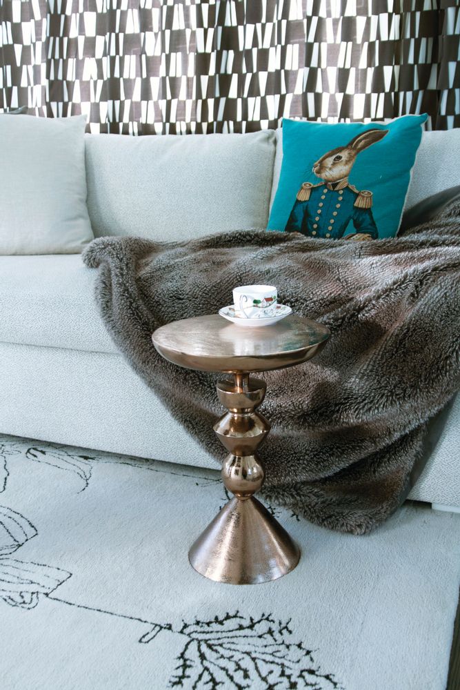 Dining Tables - MODERN FAUNA COLLECTION - NIMA OBEROI-LUNARES