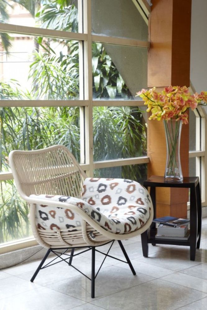 Lounge chairs - Asiento Lounge Chair - VIVERE COLLECTION