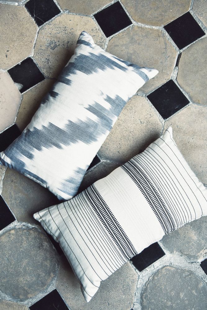 Coussins textile - COUSSIN IKAT NARCISO, Cendre - COUTUME