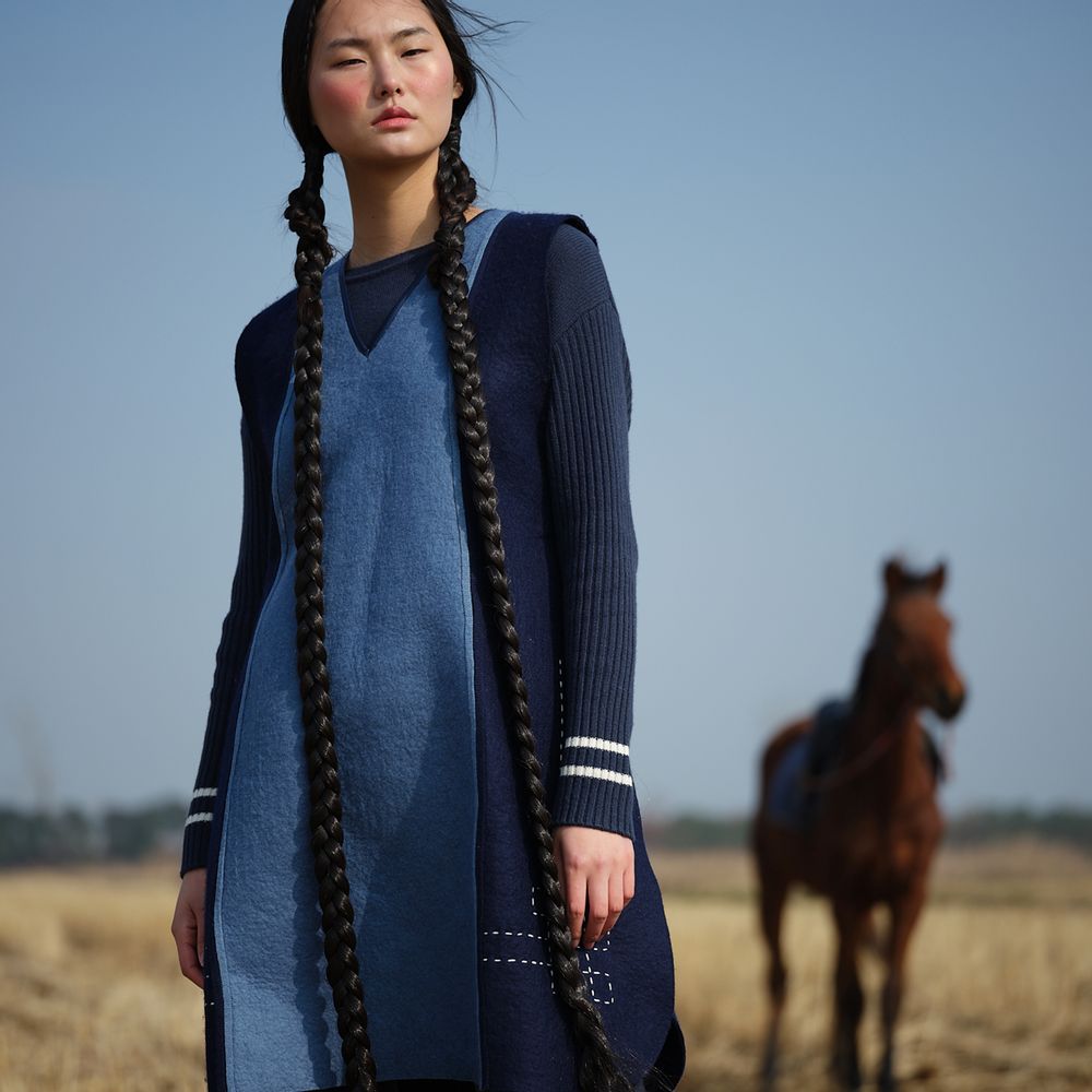 Prêt-à-porter - Robe en feutre cachemire fabriquée à la main - SANDRIVER MONGOLIAN CASHMERE