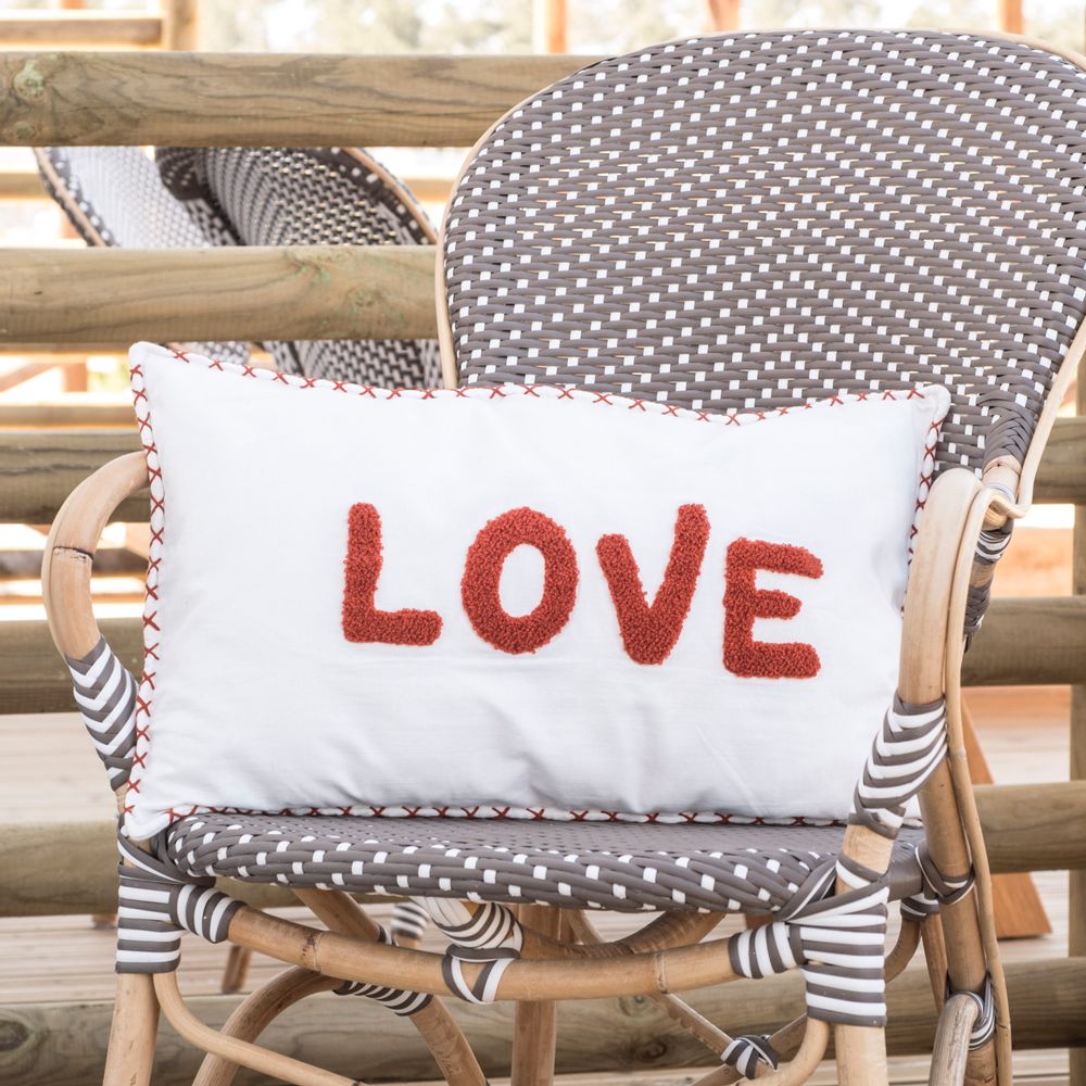 Coussins textile - Coussin brodé LOVE - FEBRONIE