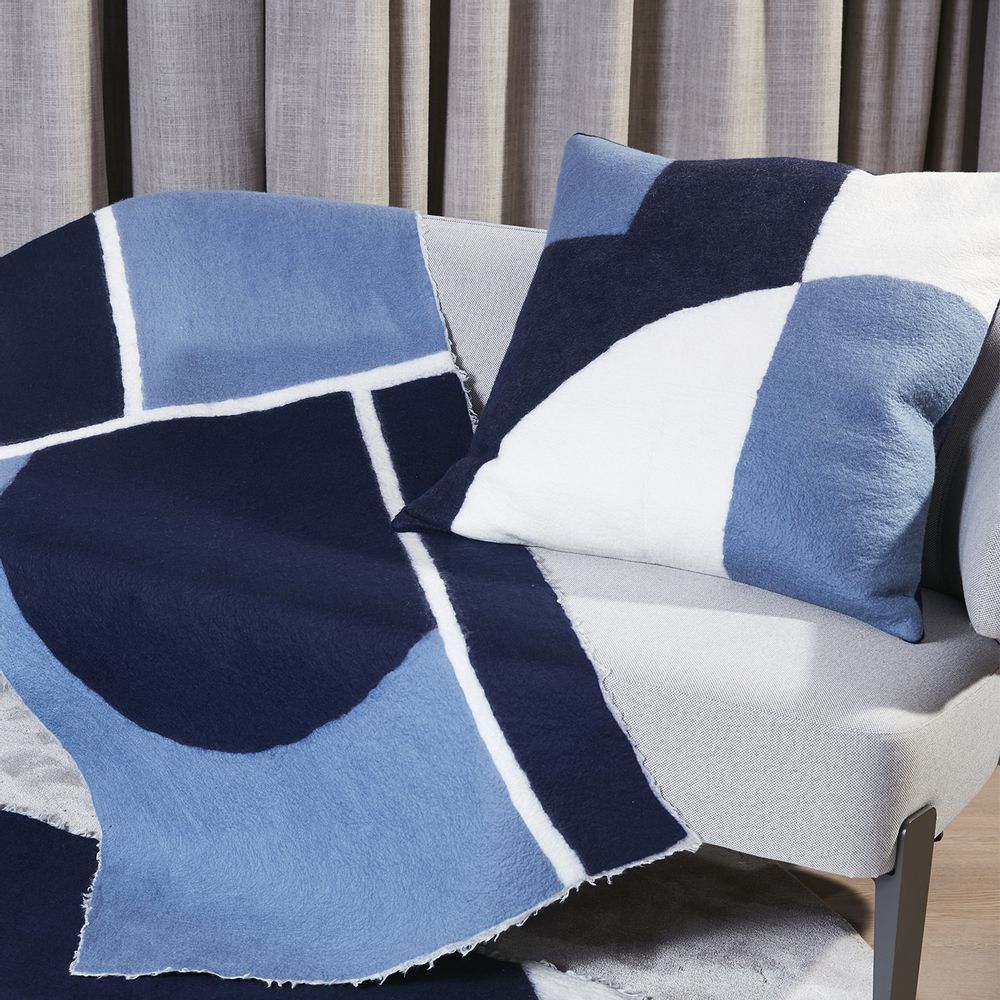 Comforters and pillows - NOMADE Handcrafted cashmere felt pillow - SANDRIVER MONGOLIAN CASHMERE