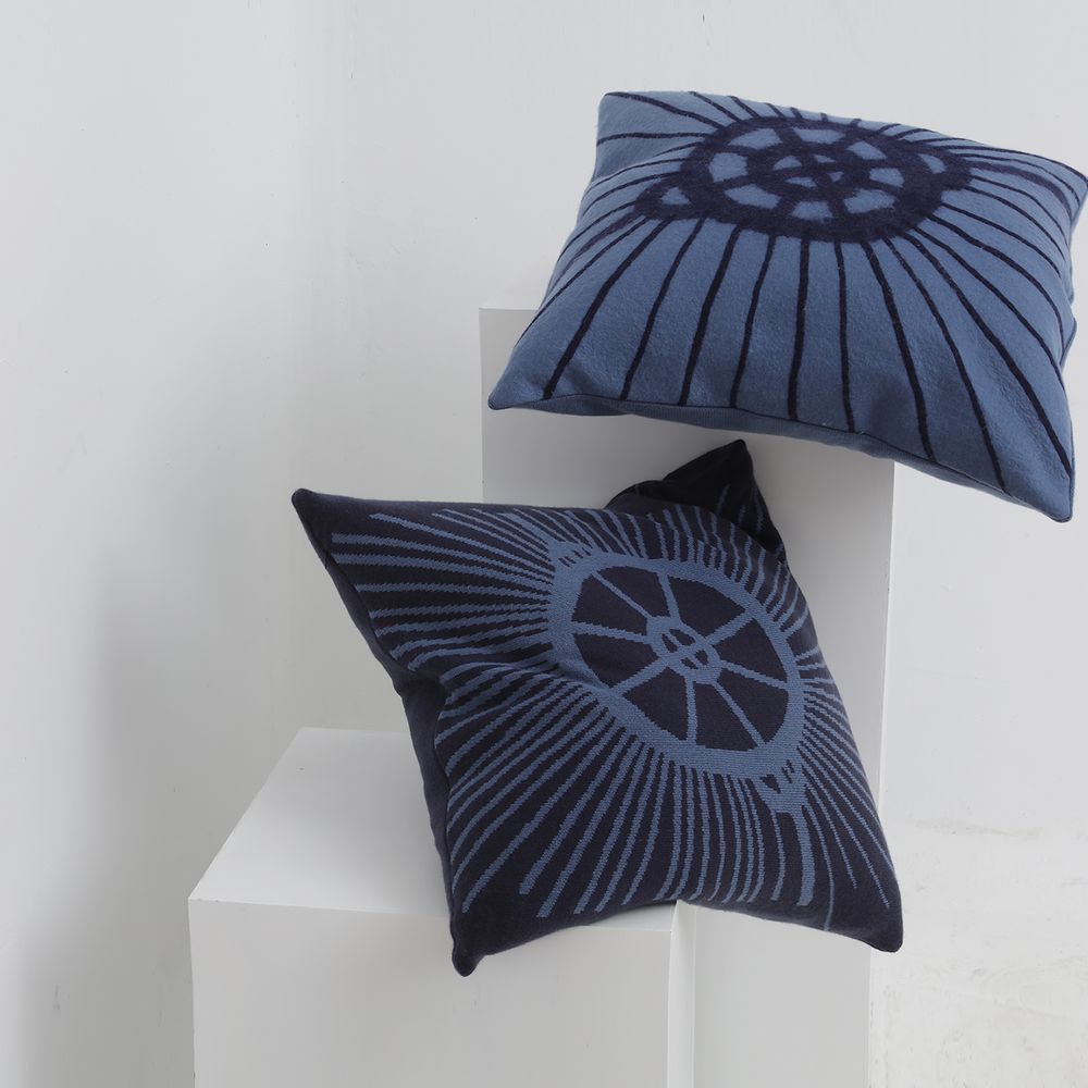 Comforters and pillows - SKY DOME cashmere felt pillow - SANDRIVER MONGOLIAN CASHMERE