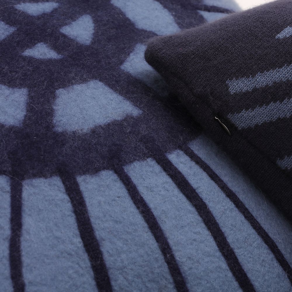 Comforters and pillows - SKY DOME cashmere felt pillow - SANDRIVER MONGOLIAN CASHMERE