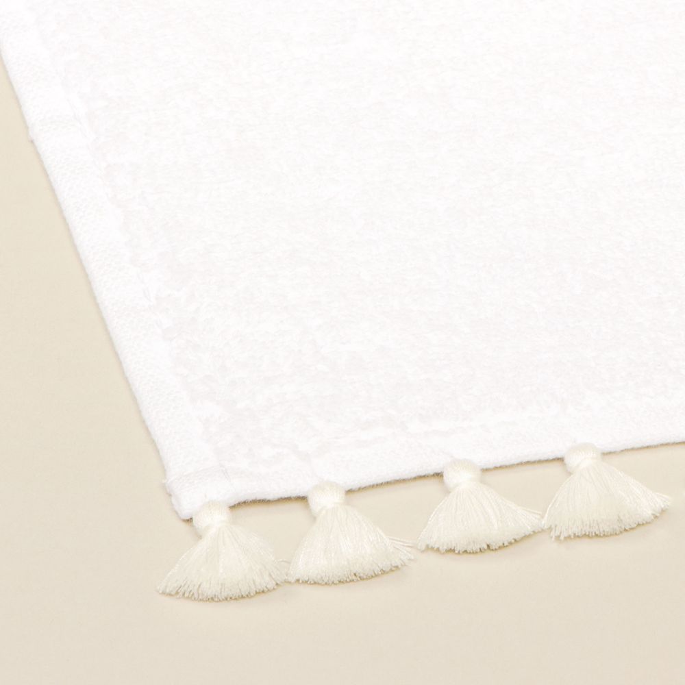 Decorative objects - White bath linen with white pompons. - MIA ZIA