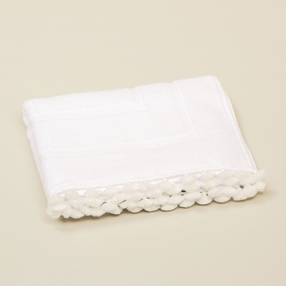 Decorative objects - White bath linen with white pompons. - MIA ZIA