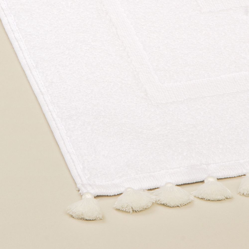 Decorative objects - White bath linen with white pompons. - MIA ZIA